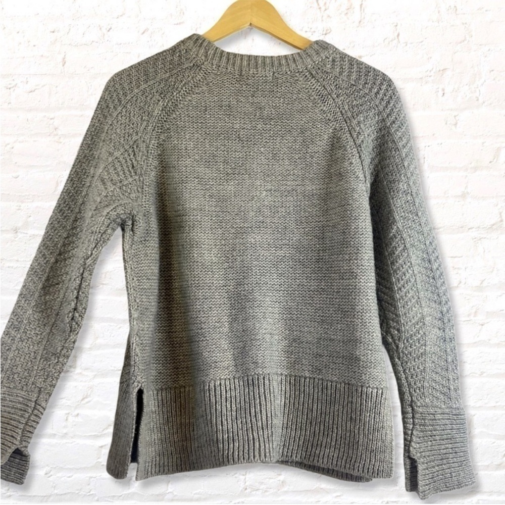 H&M Grey Chunky Knit Crew Neck Sweater Size Small Chevron Knit - Picture 5 of 11